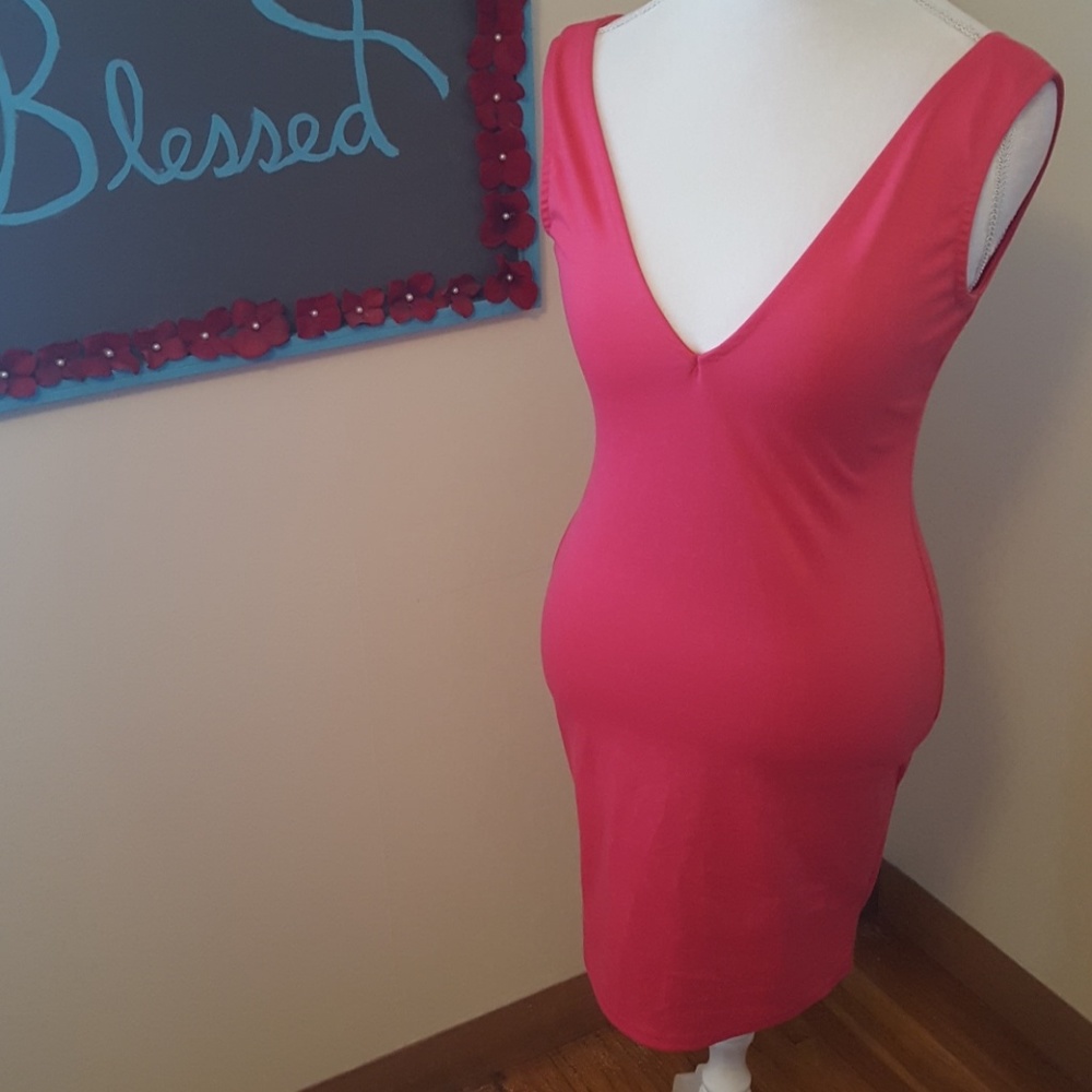 Double v neck nwt pink boohoo dress bodycon plunge
